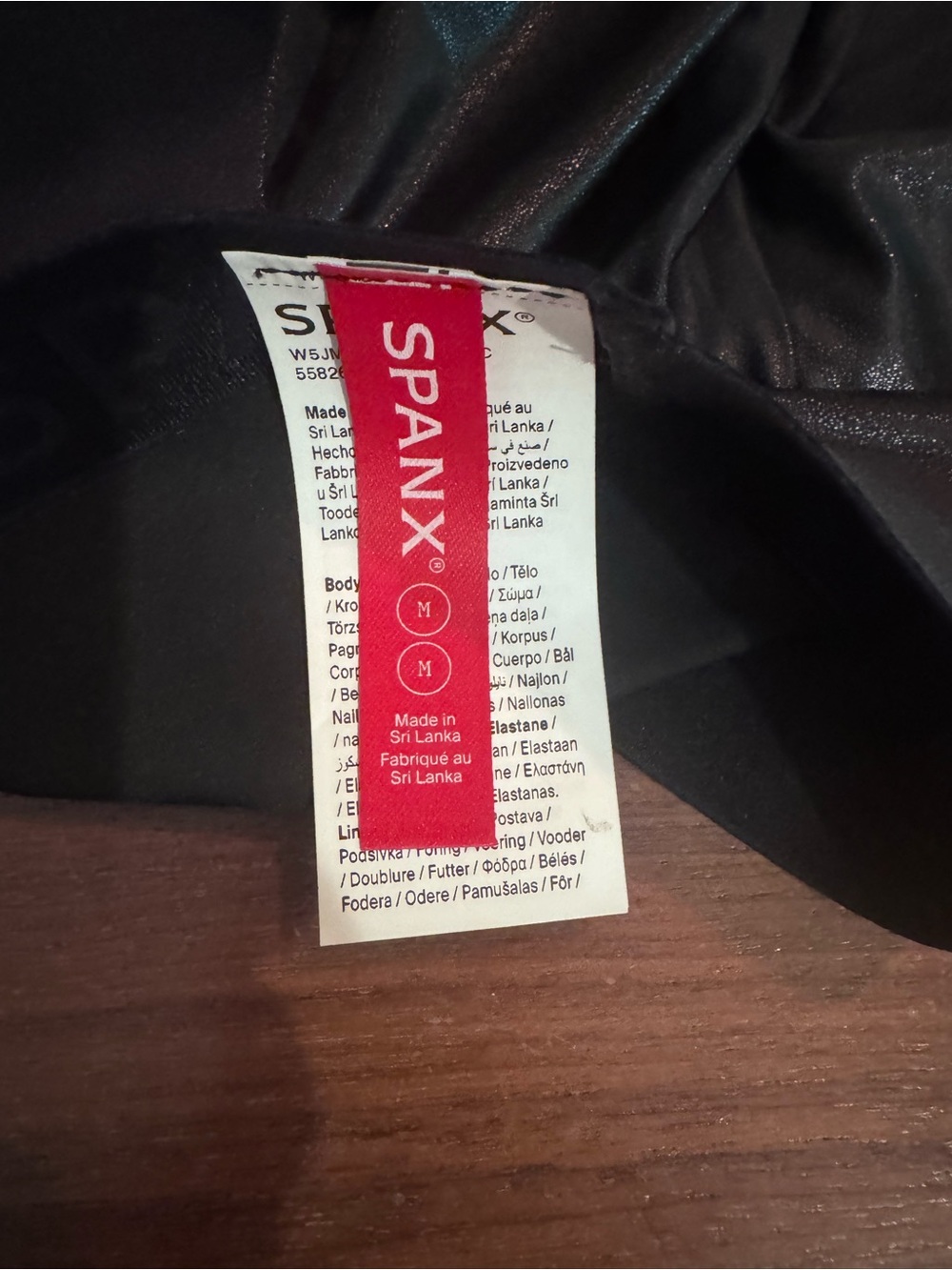 SPANX Black LuxeShine Mid-Thigh Shaping Short NWT - Picture 5 of 8